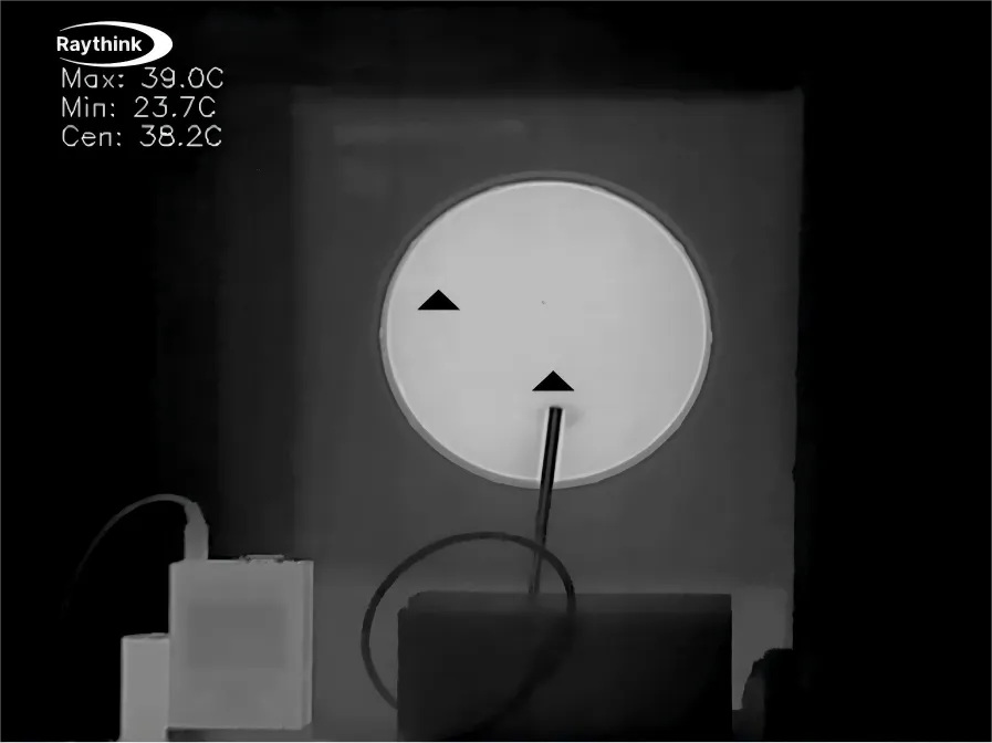 SF6 leak visualization using thermal imaging